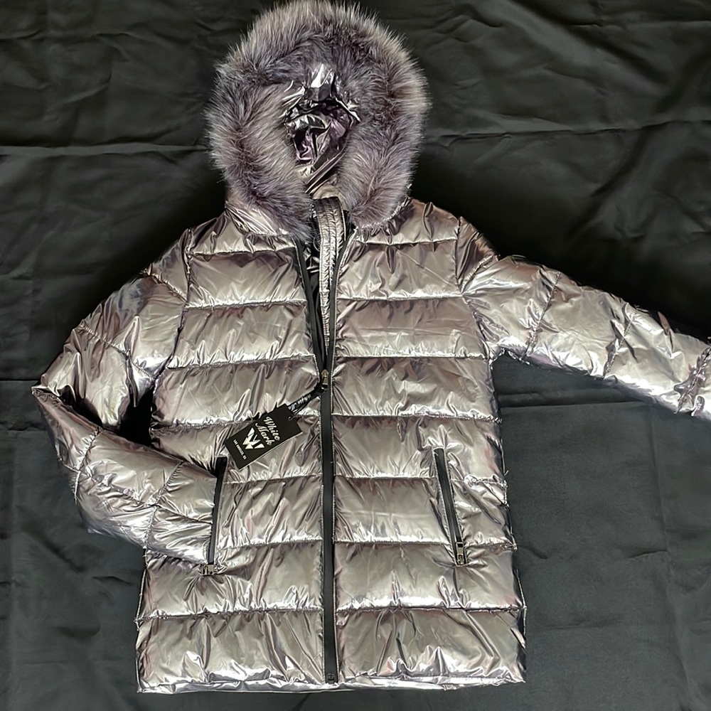 Woman’s Metallic Puffer Coat With Hoodie